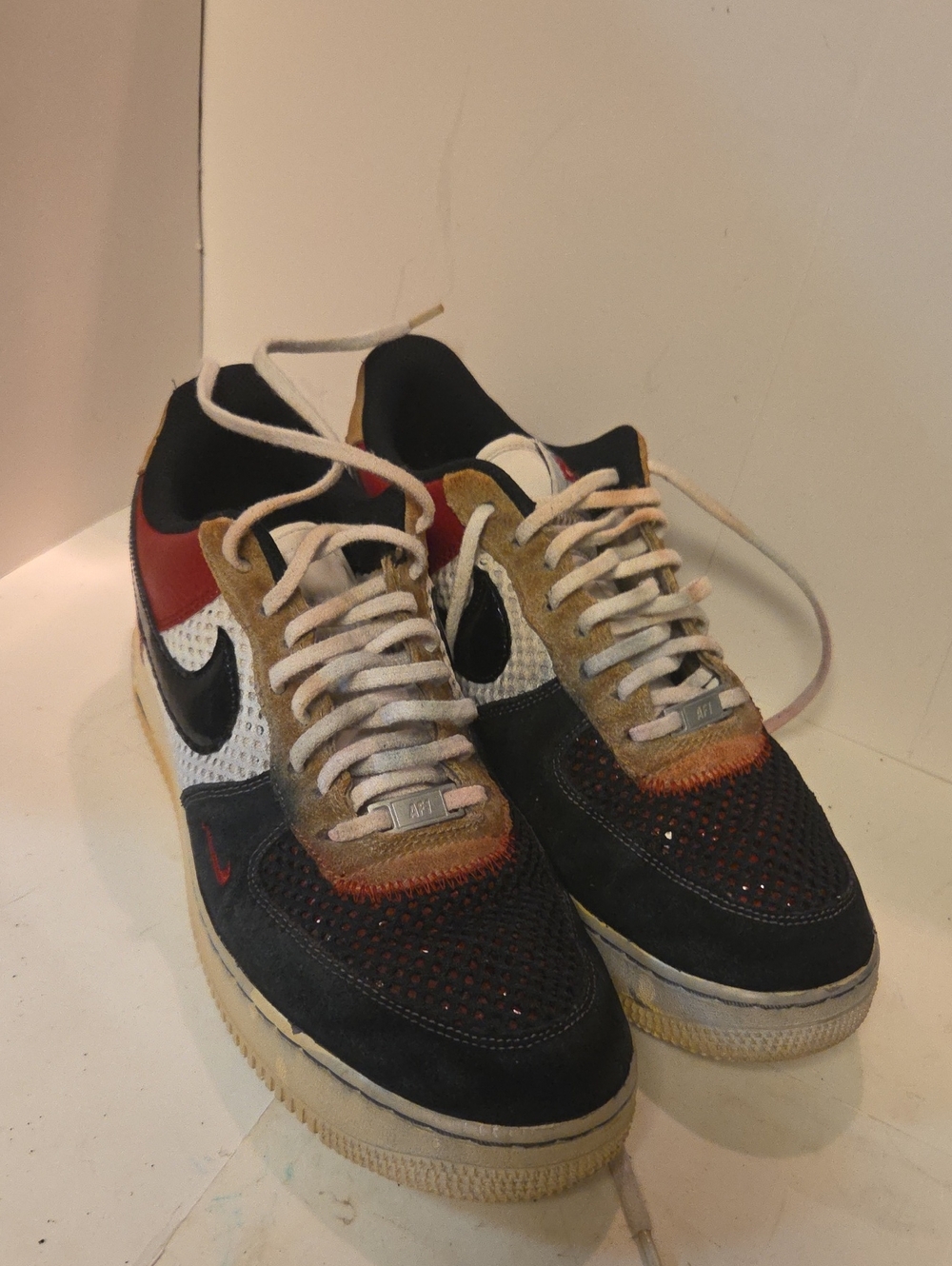 Nike Men's Black, White, Red and Brown Low-Top Sneakers Sz 9.5